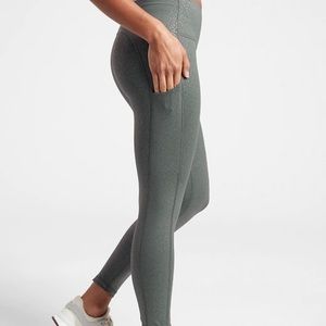 NWT Athleta Ultimate Stash Tights
